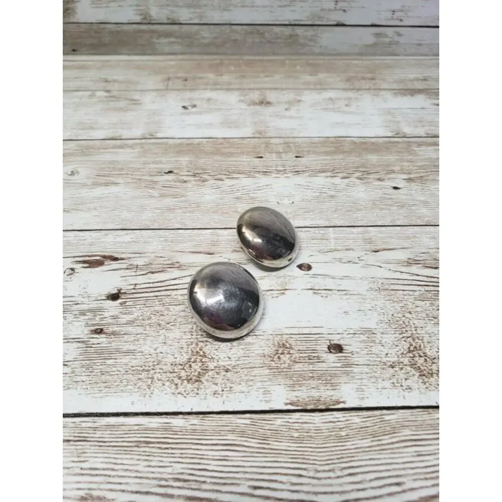 Vintage clip earrings